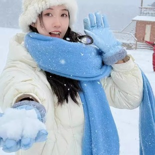 2025新款氛围感蓝色围巾女冬季马海毛蓬松克莱因蓝高级感保暖围脖