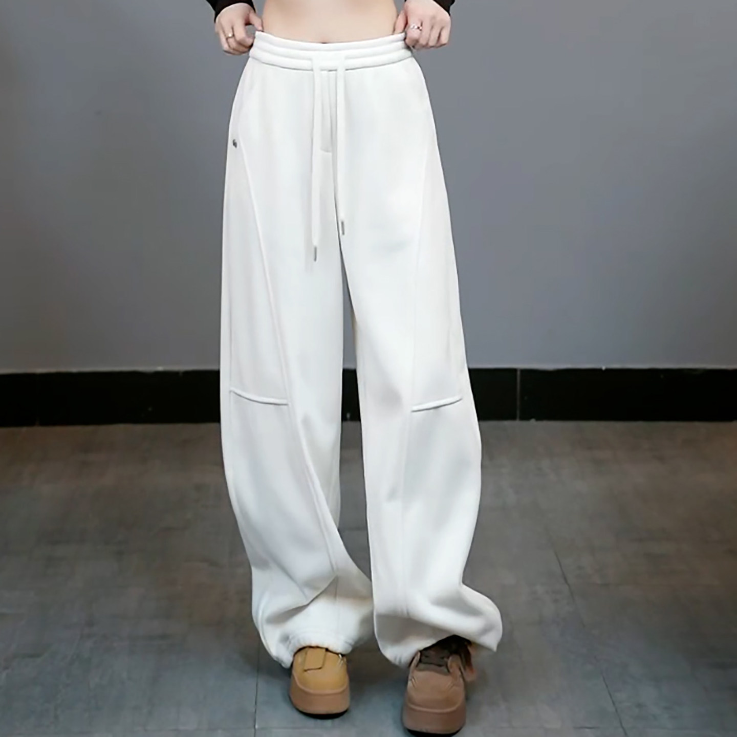 Ader运动休闲卫裤2026春季新款宽松百搭阔腿垂感松紧腰抽绳弯刀裤,女装/女士精品,大码裤装,淘宝优惠券,粉丝福利购,淘宝优惠卷