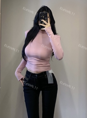 辣妹风~垫肩半高领长袖T恤女紧身短款打底衫褶皱收腰黑色上衣新款