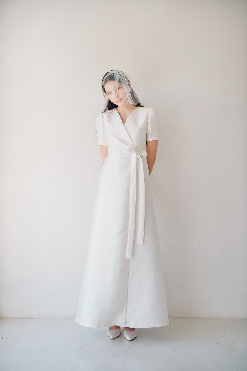现货新娘结婚敬酒服缎面v领绑带连衣裙