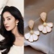 清新简约耳钉女精致时尚 法式 春夏款 感小香风耳环白色花朵耳饰