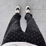 黑色