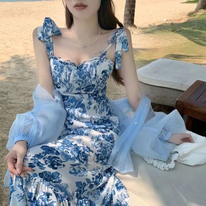 网红2024爆款连衣裙女夏新款法式赫本风海边旅游度假吊带裙