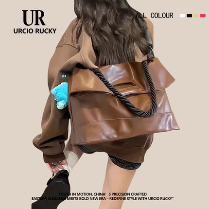 UR包包女士2025新款大学生上课单肩斜挎包通勤大容量托特包腋下包