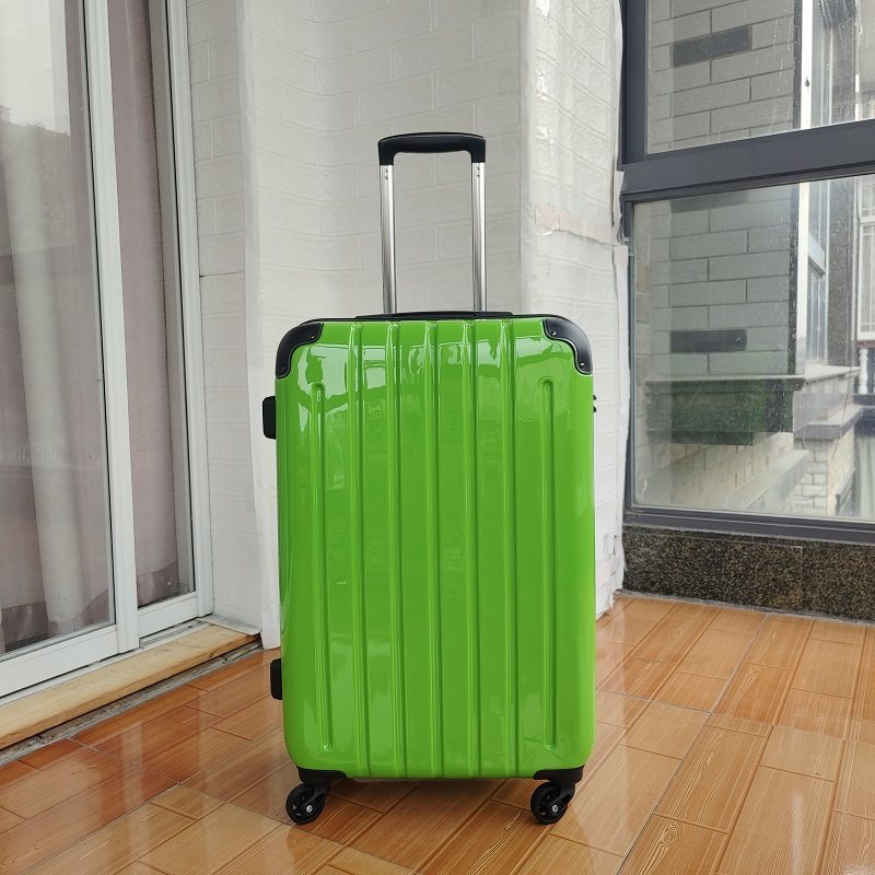 日单24寸旅行箱PC拉杆箱超轻大容量箱包全PC万向轮静音男女