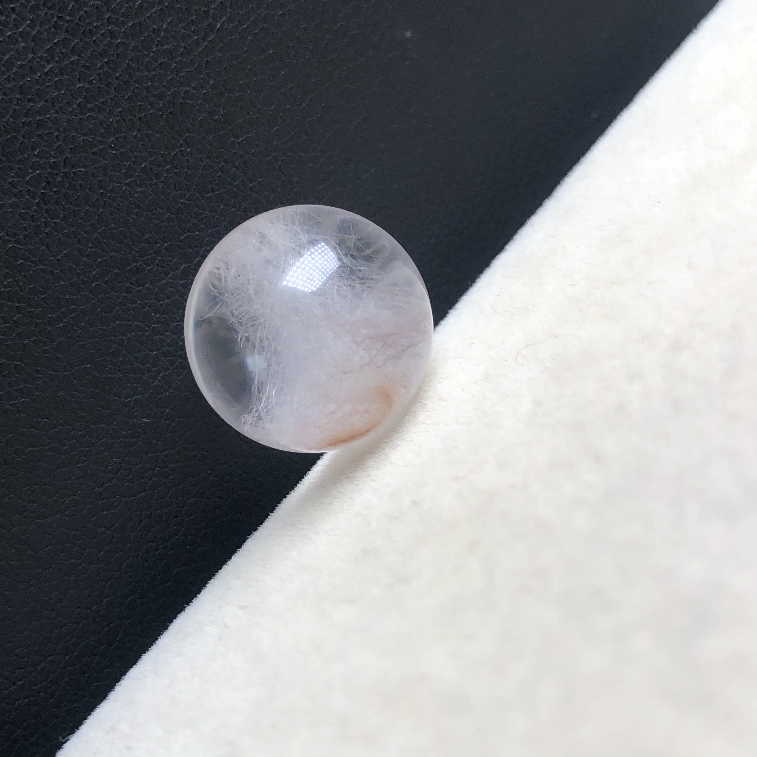 13.5mm(没有任何优化注胶)老矿天然飘逸兔毛单珠水晶