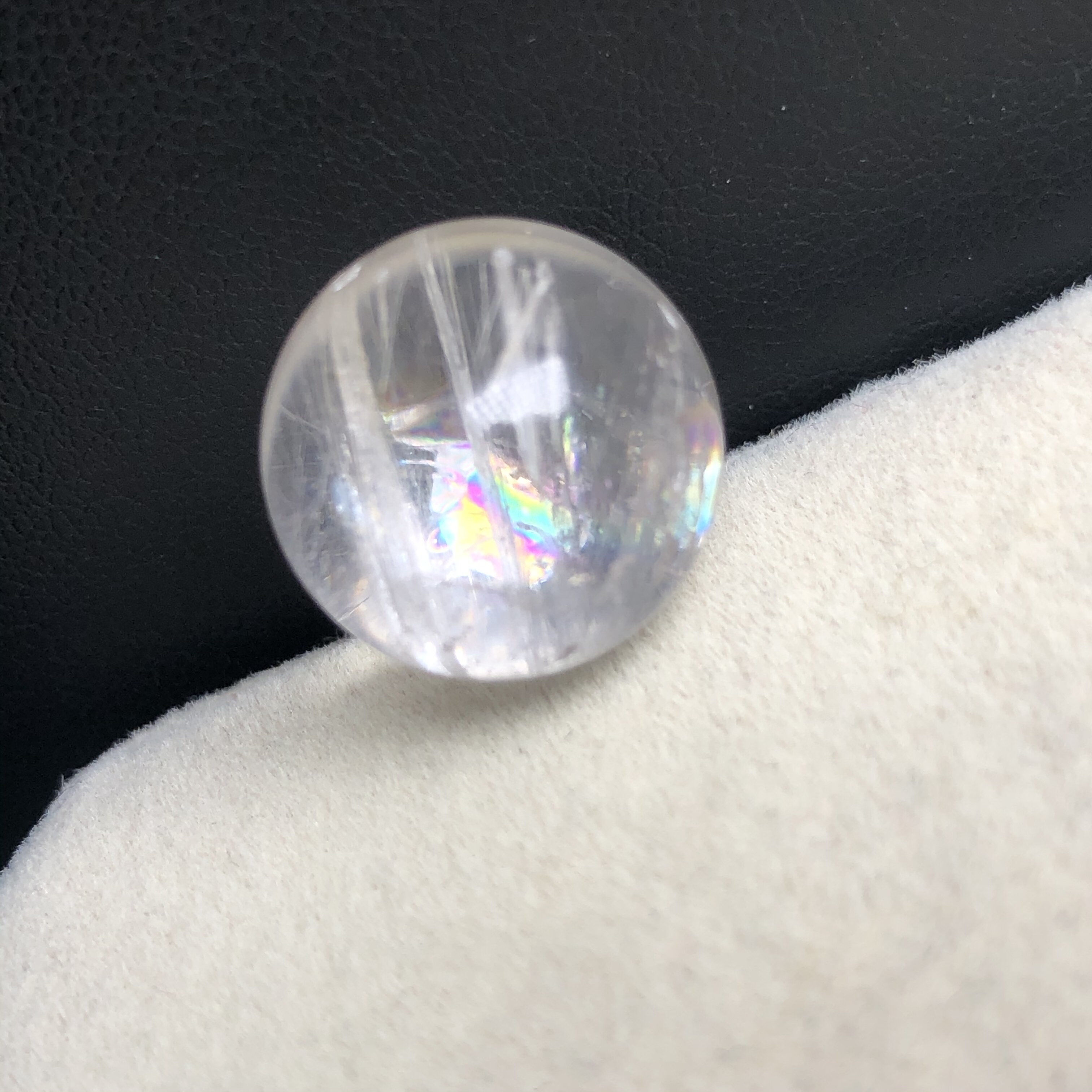 15.2毫米(没有任何优化注胶)老矿大漏天然彩虹拉丝白兔毛单珠水晶