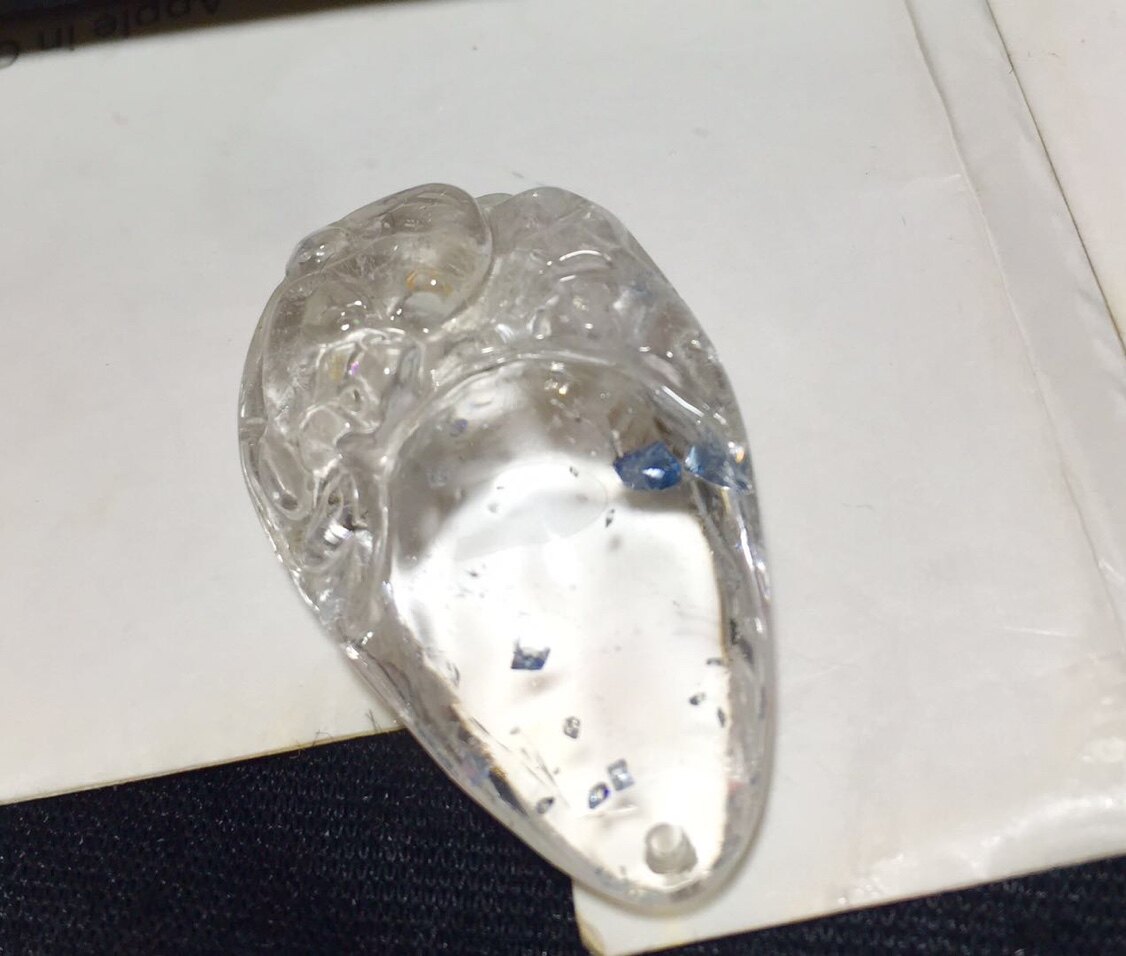 孤品天然蓝宝石俏色雕刻水晶吊坠