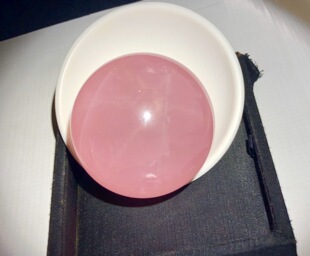 天然老矿六道星光马粉水晶球摆件