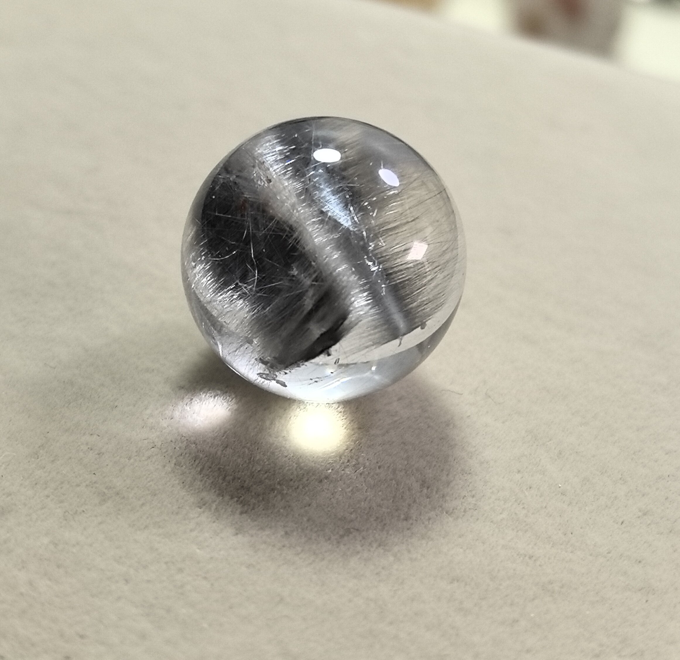 15.9㎜（无任何优化和入胶）巴西老矿天然超顺猫眼黑银钛晶花单珠