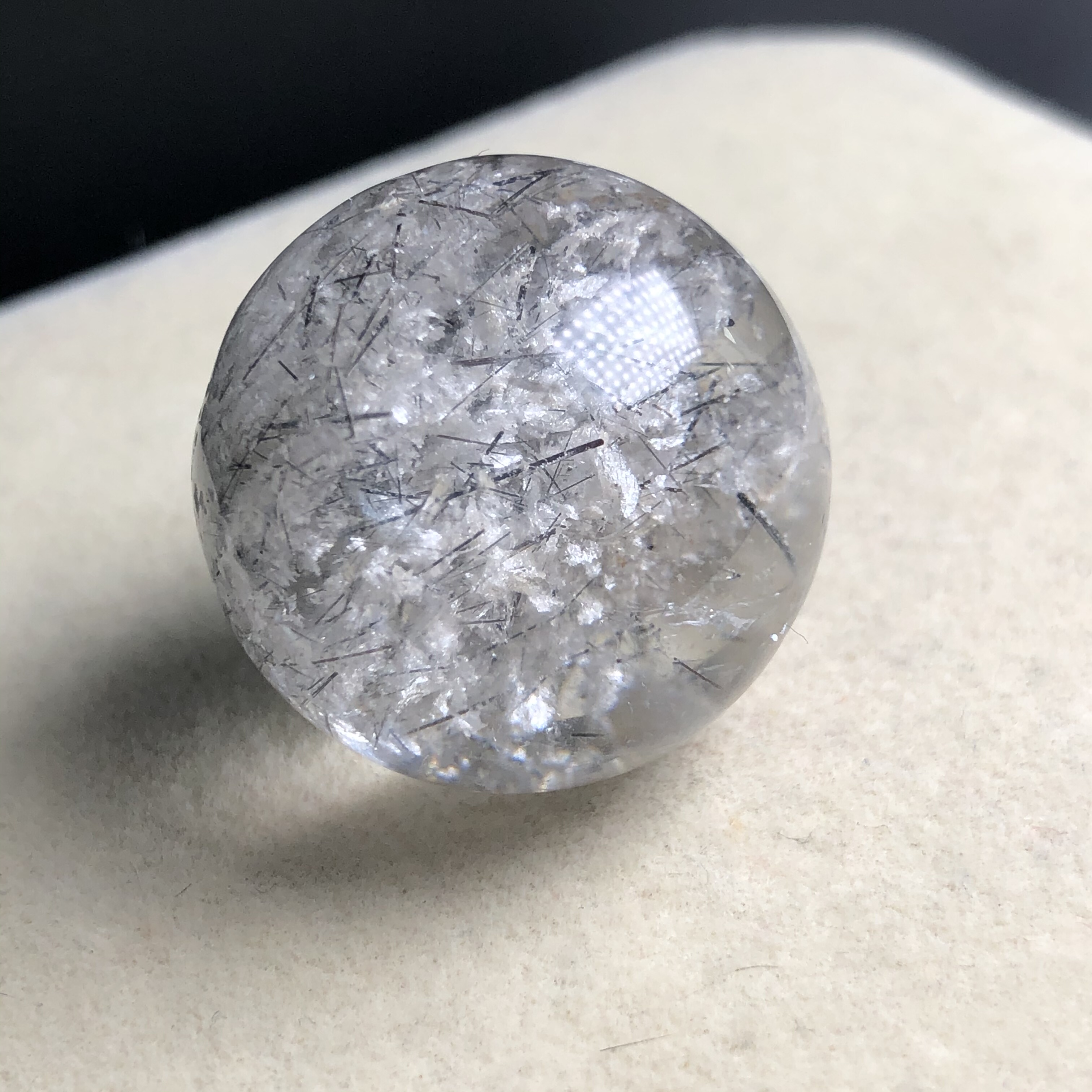 24毫米老矿福利天然水晶白幽灵和黑发晶共生单珠