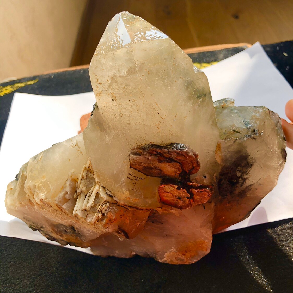 象形精品巴西水晶共生大量碧玺原石