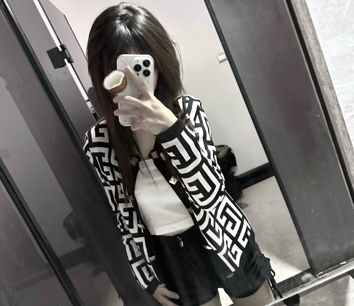 快手网红同款小香风字母外套女针织短开衫+内搭吊带背心+短裤套装