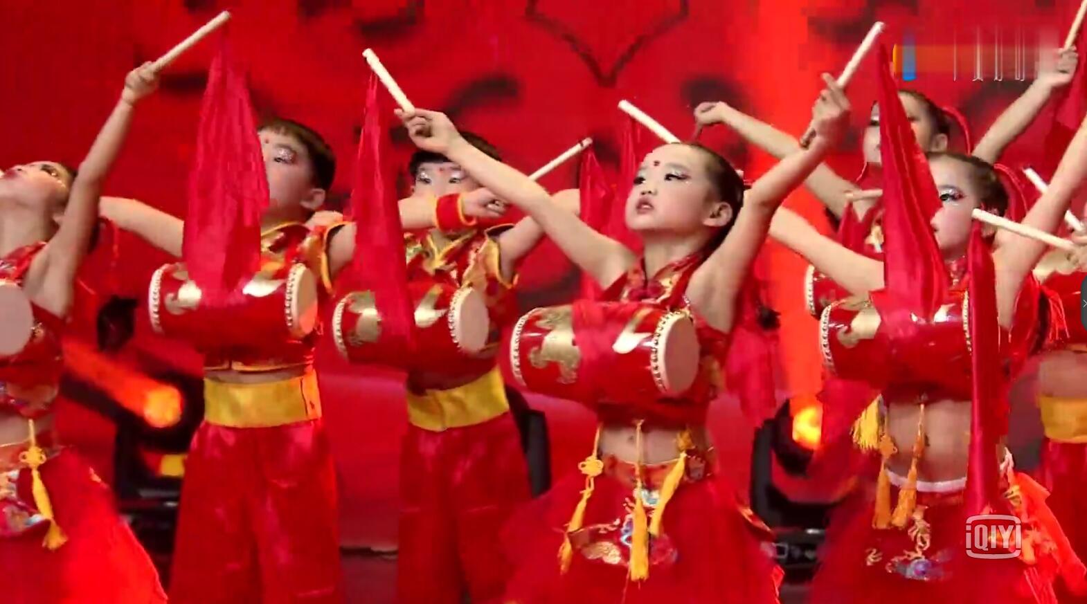 儿童打鼓服说唱中国红舞蹈演出服喜庆腰鼓女童少儿太平女儿鼓服装
