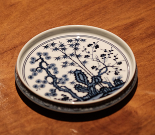 半斋仿明青花松竹梅壶承直径14.5x高2 cm