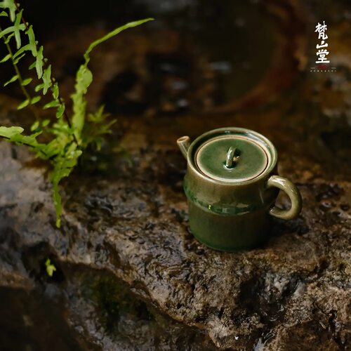 梵山堂松影琉璃苏打釉竹节小品壶 容量：110mL