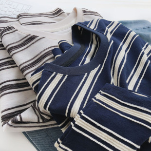 上衣 宽松圆领学生肌理感长袖 敲显瘦 温柔显白米色条纹卫衣女秋季