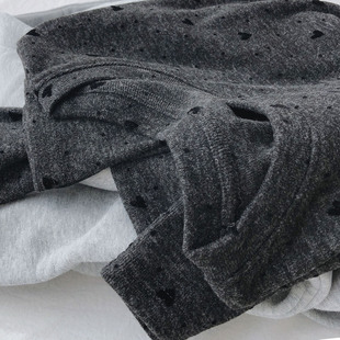 敲减龄/爱心植绒磨毛深灰色长袖t恤女秋冬宽松舒适打底衫学生上衣