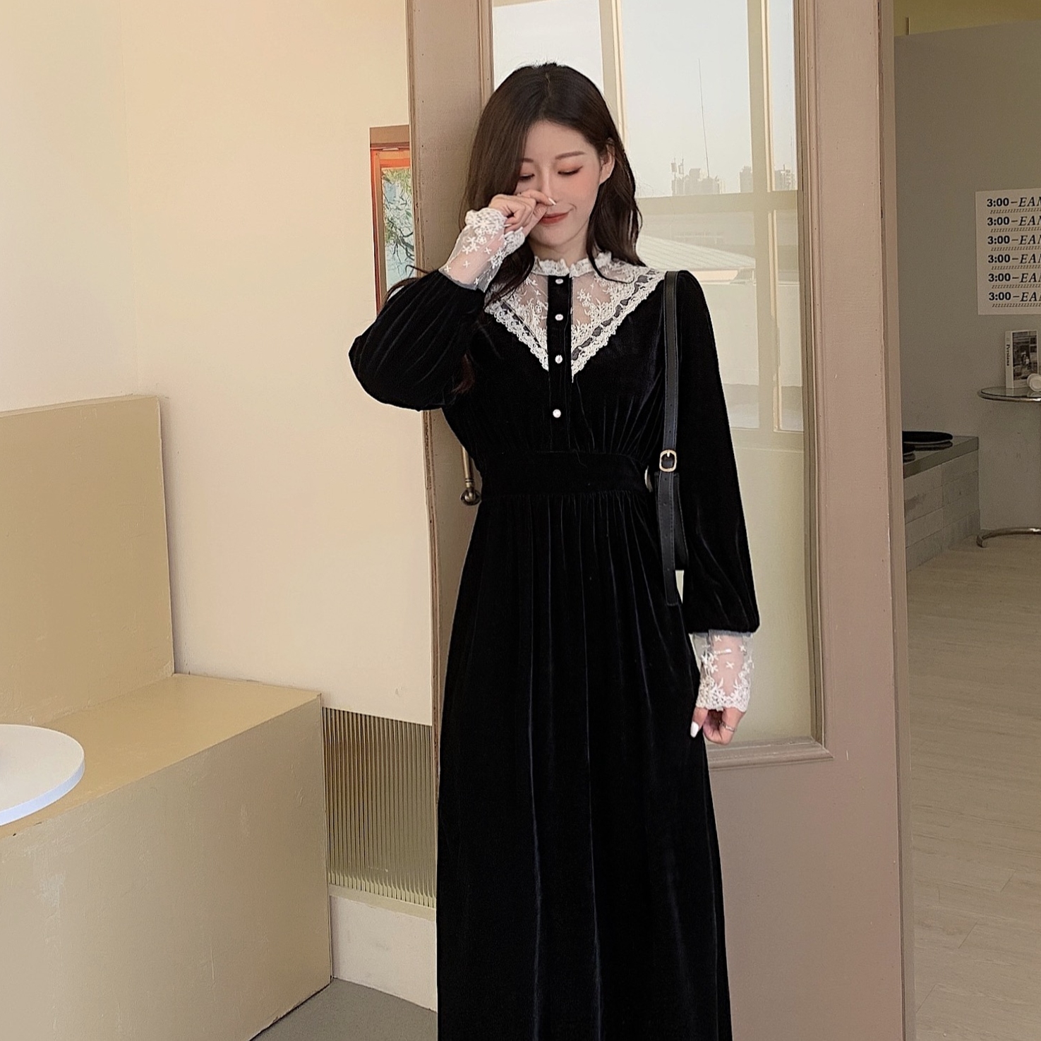 Large women's fat Hepburn Style Lace Collar single breasted stitching velvet waistband medium length dress small black skirt