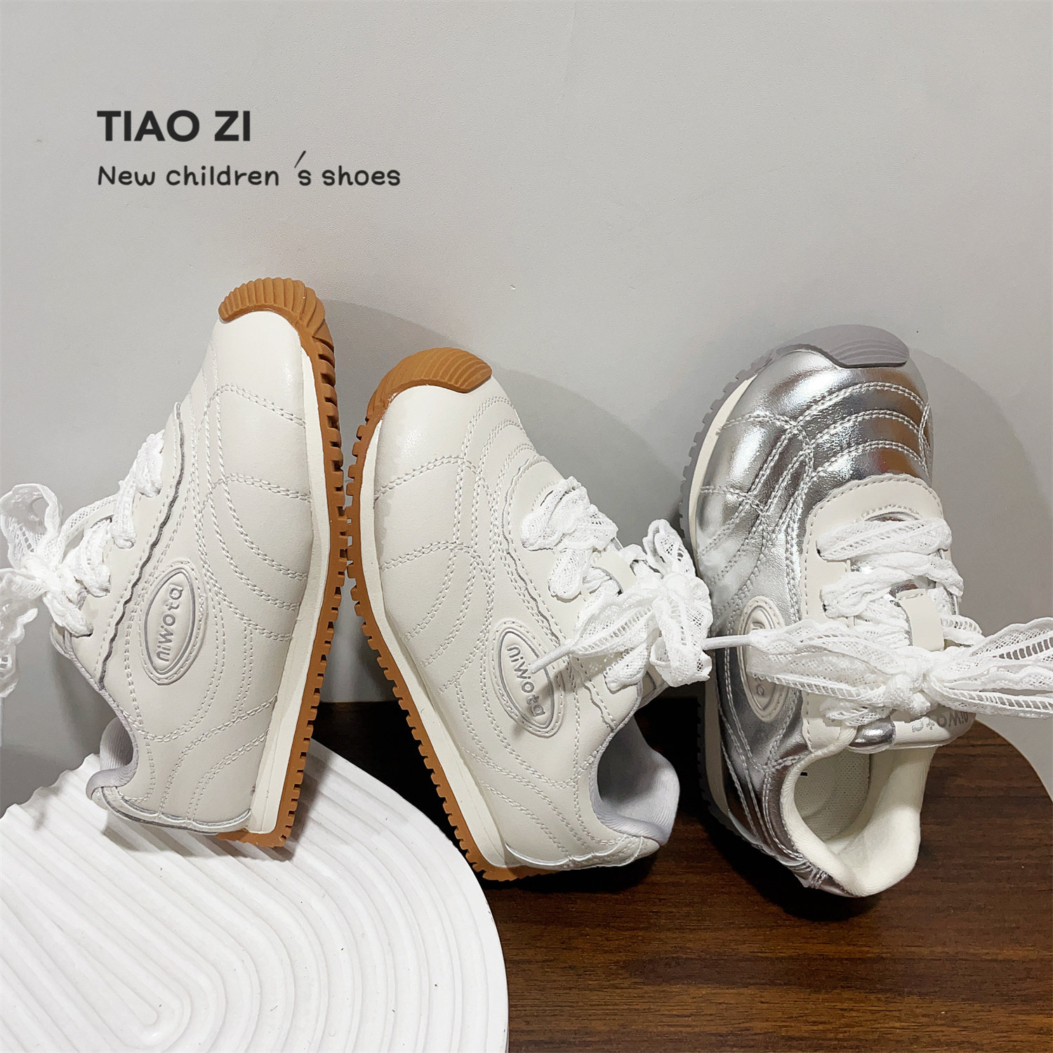 2026年春款女童蕾丝绑带休闲鞋6-12岁儿童软底舒适运动鞋潮流跑鞋