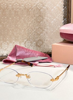 新款字母腿小脸椭圆形超轻墨镜女经典复古欧美风54可配近视防蓝光