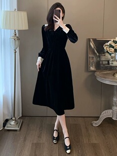 法式赫本风黑色长袖连衣裙女秋冬2024新款高级感丝绒长款休闲裙子