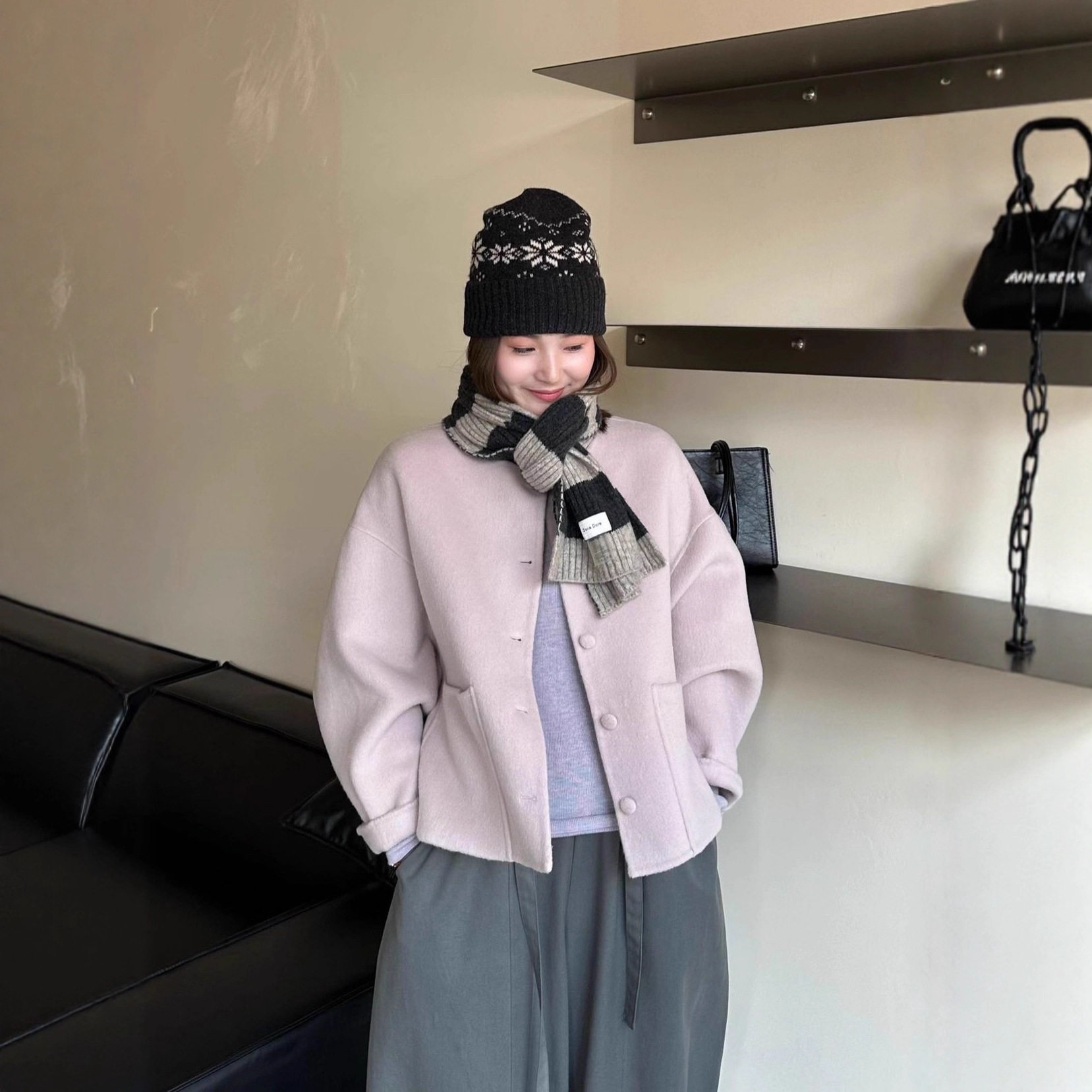 MOLIN短款单排扣大袖子圆领包扣