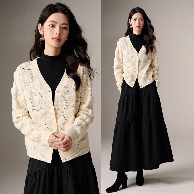 晚白2025年冬新款时尚温柔甜美毛衣含羊毛软糯亲肤针织开衫女