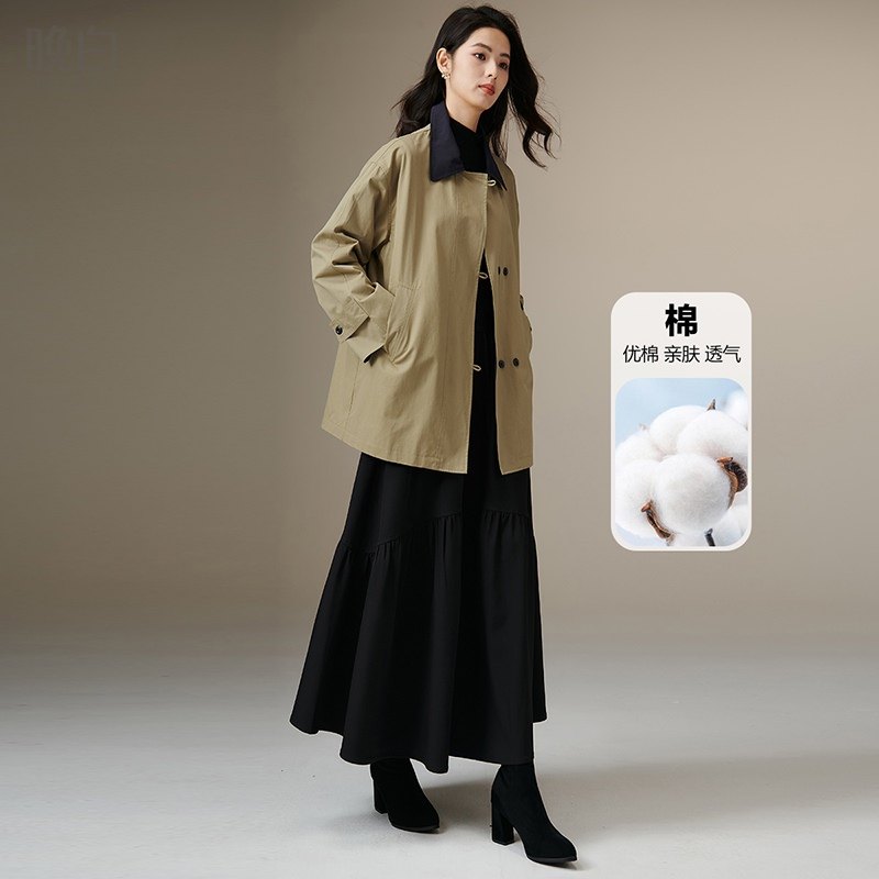 晚白2025年秋冬今年流行新款棉翻领上衣巴恩风气质撞色风衣外套女