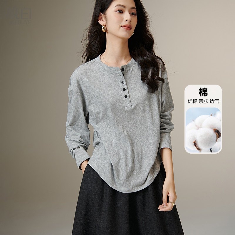 晚白2025年秋冬新款棉感圆领休闲松弛通勤上衣时尚宽松T恤衫女