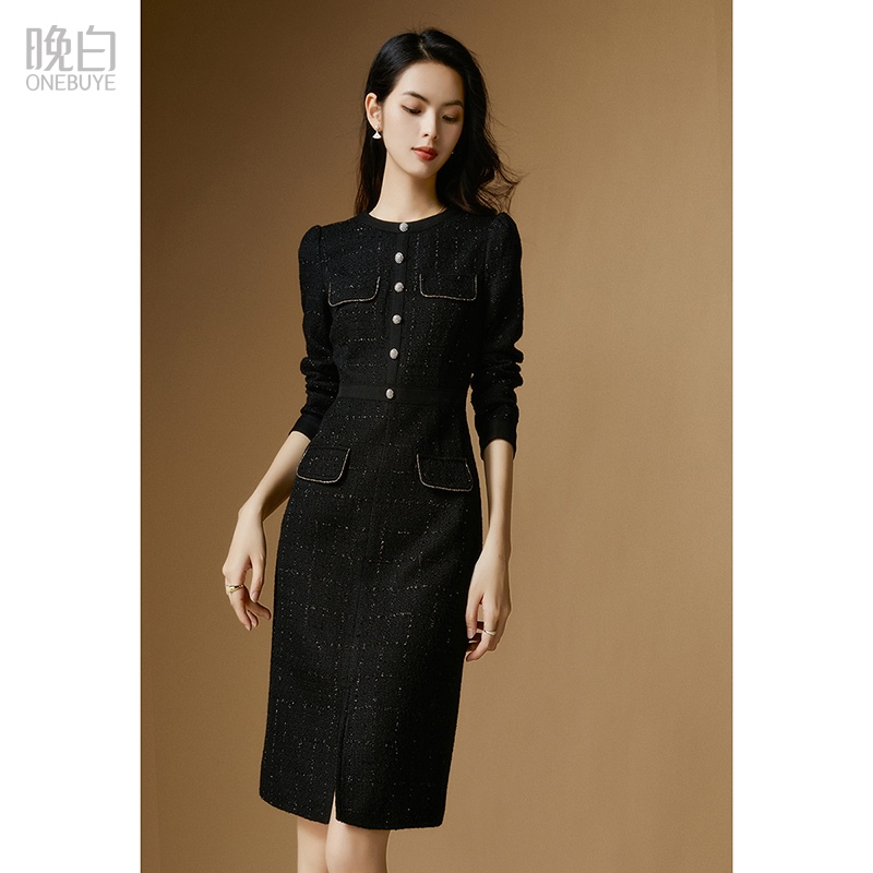 晚白2025春装新款小香风包裙高腰圆领长袖修身减龄开叉连衣裙