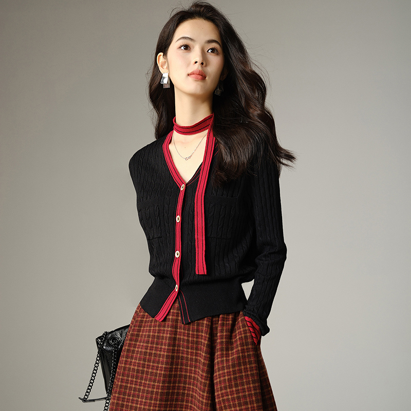 晚白弹力亲肤羊毛针织开衫