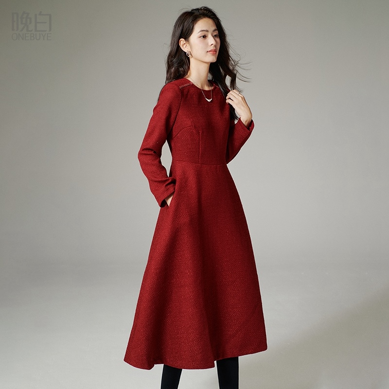 纯色高腰大摆长袖连衣裙