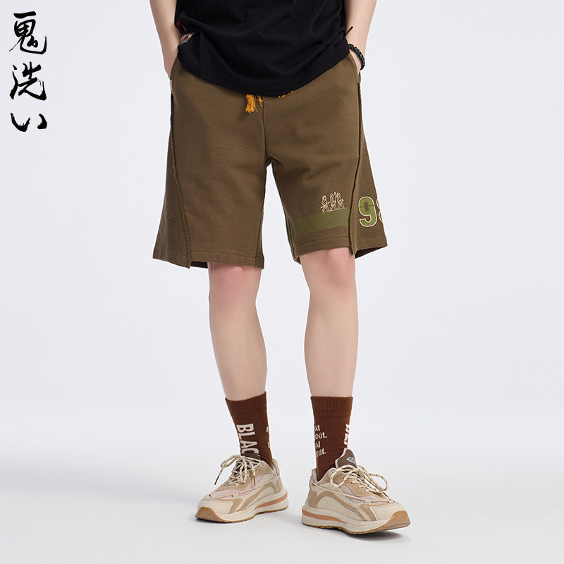 ONIARAI/鬼洗黑标石器时代字母印花休闲街头中裤男式 A540004