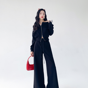 AKSAYA高级感时髦洋气一字肩短款 套装 女秋季 卫衣两件套设计感时尚