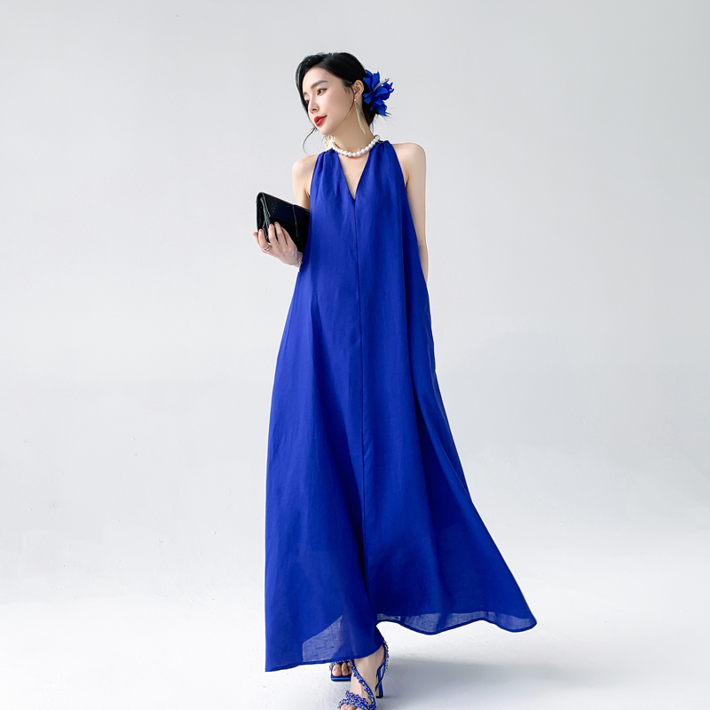 AKSAYA高级感海边度假风气质蓝色连衣裙宽松长款无袖吊带裙女夏季