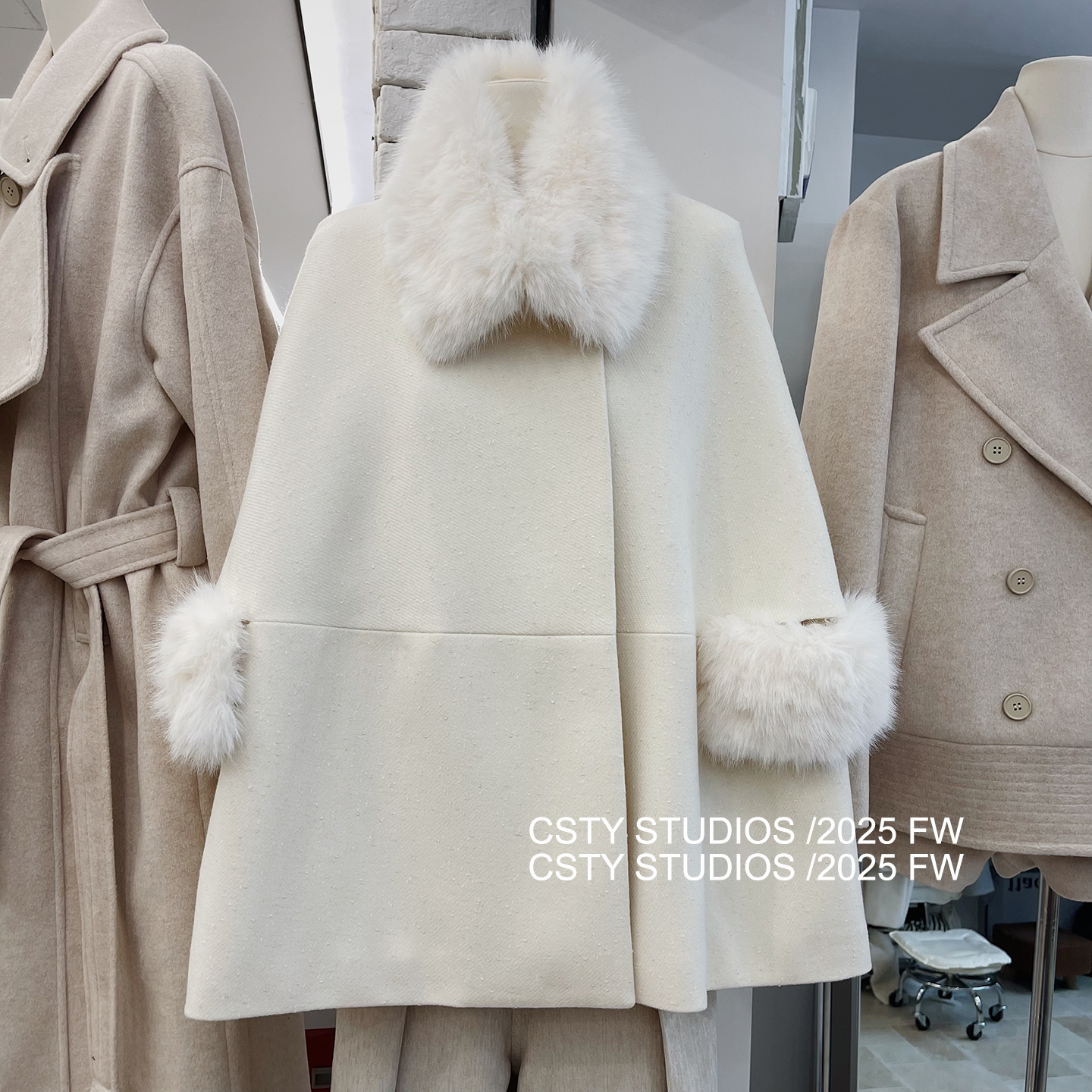 法式高级感可拆卸毛领斗篷大衣女秋冬新款气质百搭显瘦毛呢外套潮