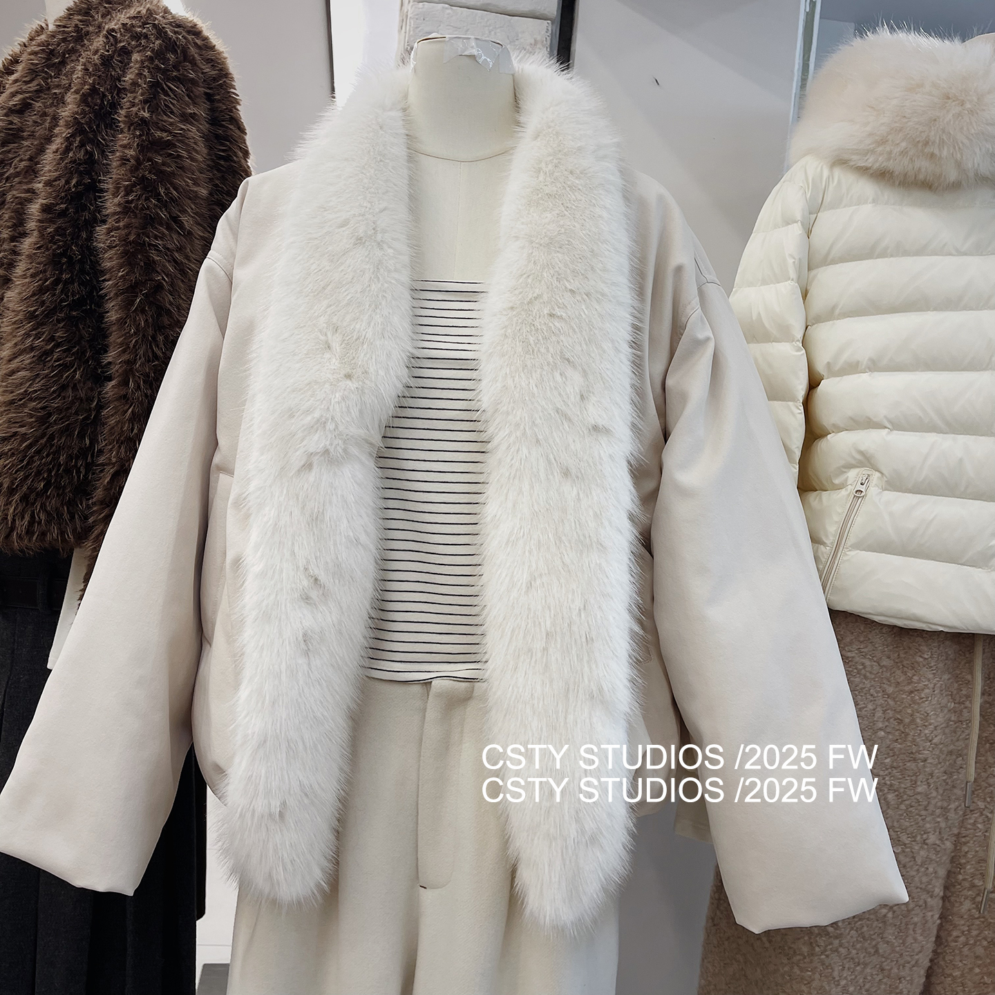 重工廓形拼接毛领羽绒外套女秋冬新洋气休闲百搭宽松落肩派克上衣