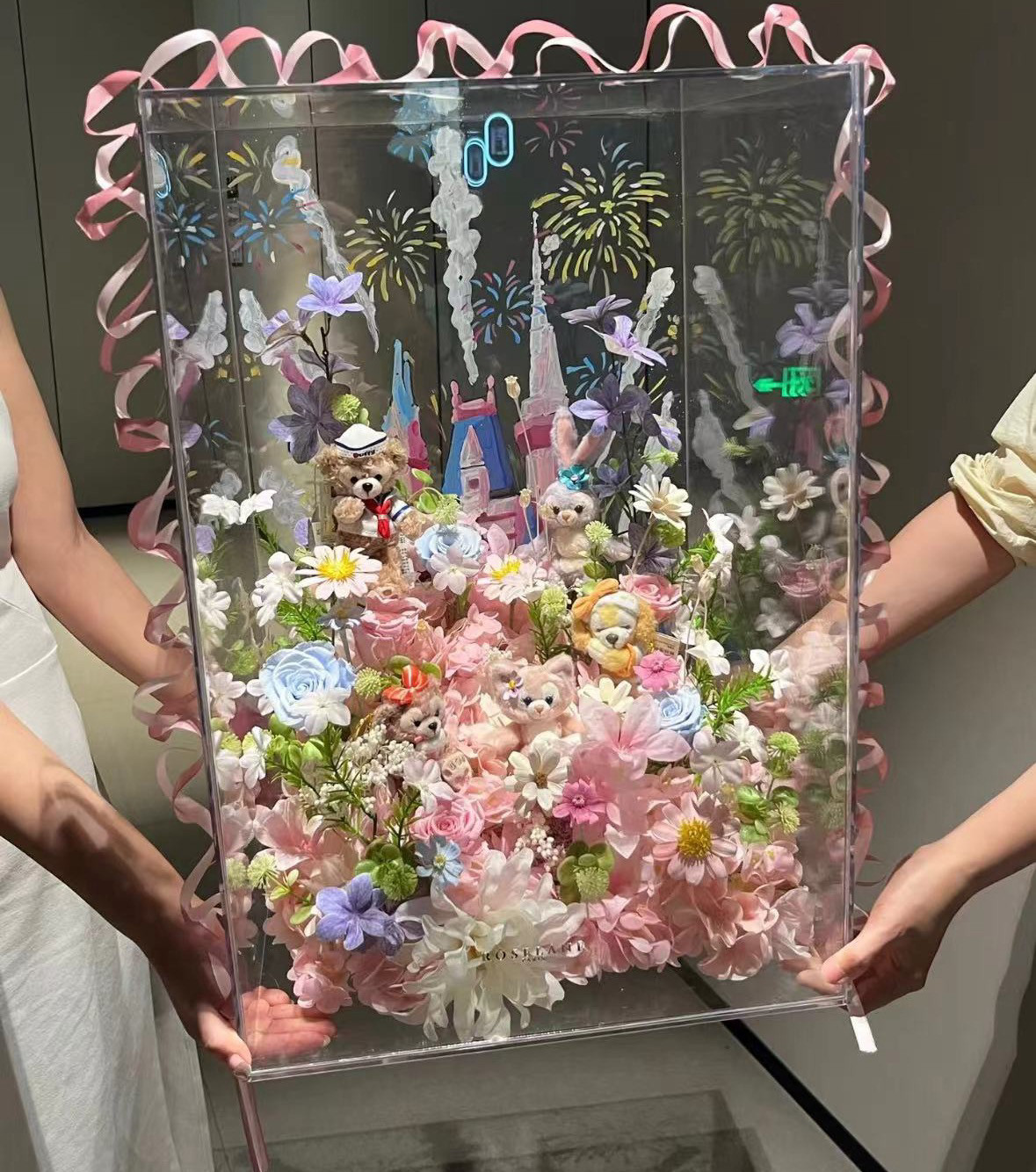 圣诞迪士尼花园永生花亚克力礼盒生日表白求婚情人节送女朋友礼物