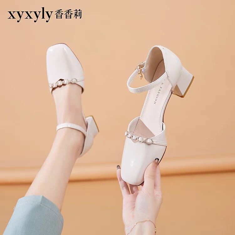 香香莉2023春夏新款粗中跟包头中空单凉鞋方头亮皮包跟女鞋21677