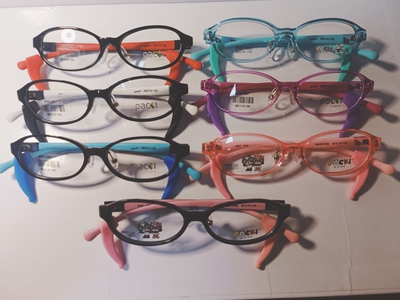 柏琪贝贝男女全框是硅胶