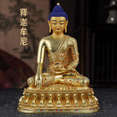 鎏金释迦牟尼家用佛堂供奉佛像