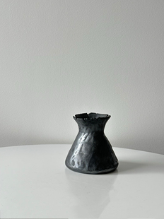 几多黑陶藏区传统手捏花器花瓶家居摆件(高度10CM)