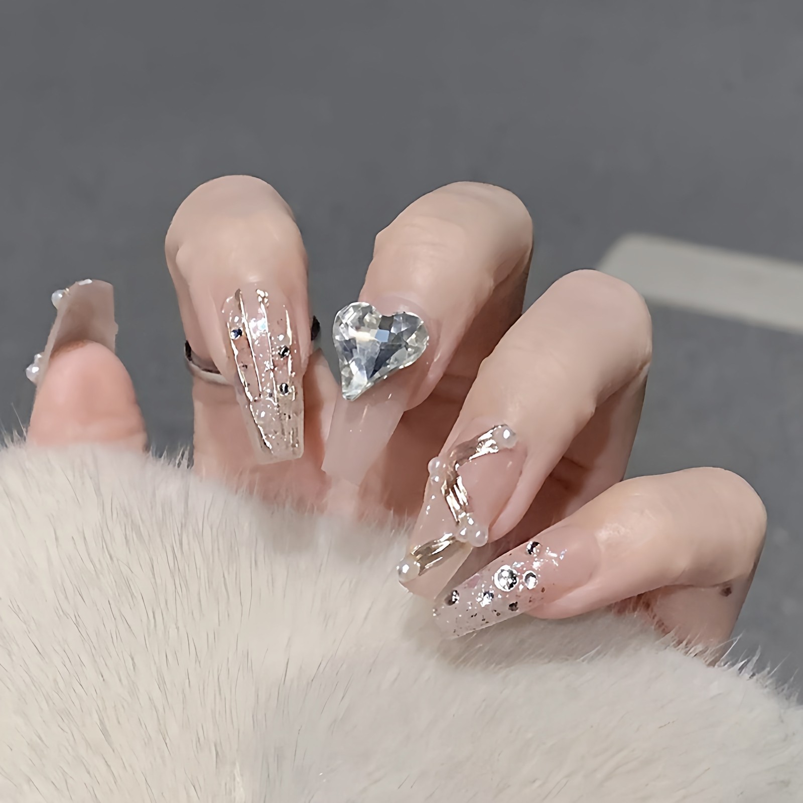 金色飘带手工带钻爆闪穿戴甲