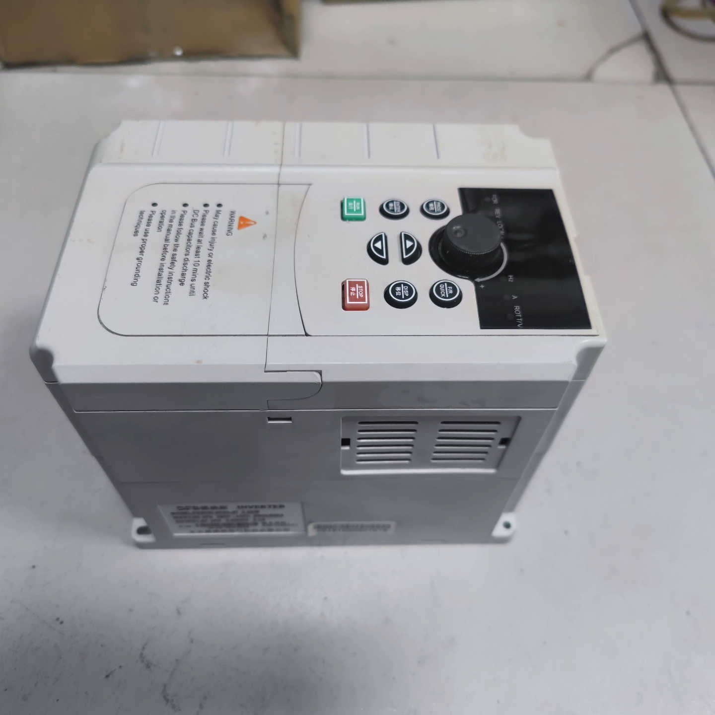 德佛斯变频器，型号FS2000-2D2G-4T，2.2KW，