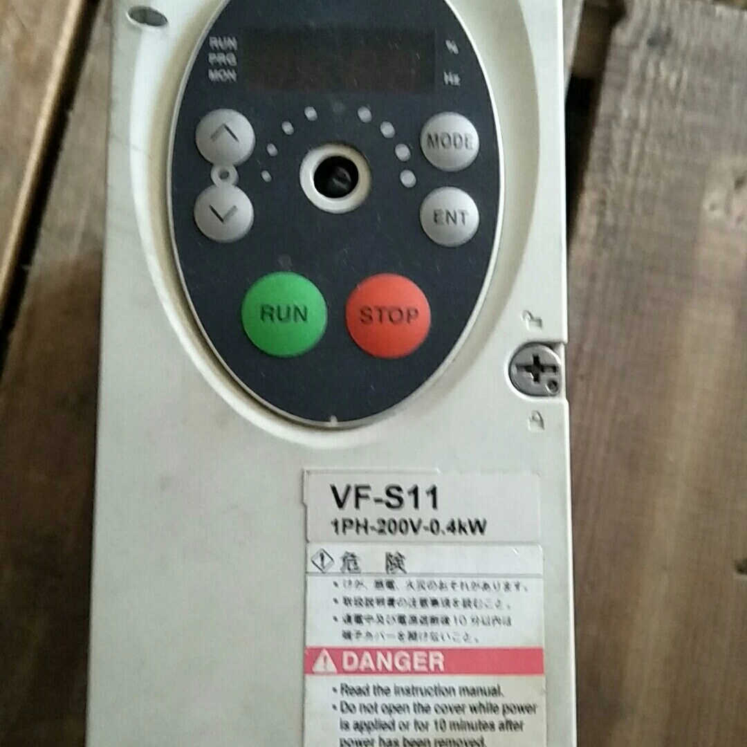 东芝VFS11S-2004PL-AN(3)  0.4kw东芝