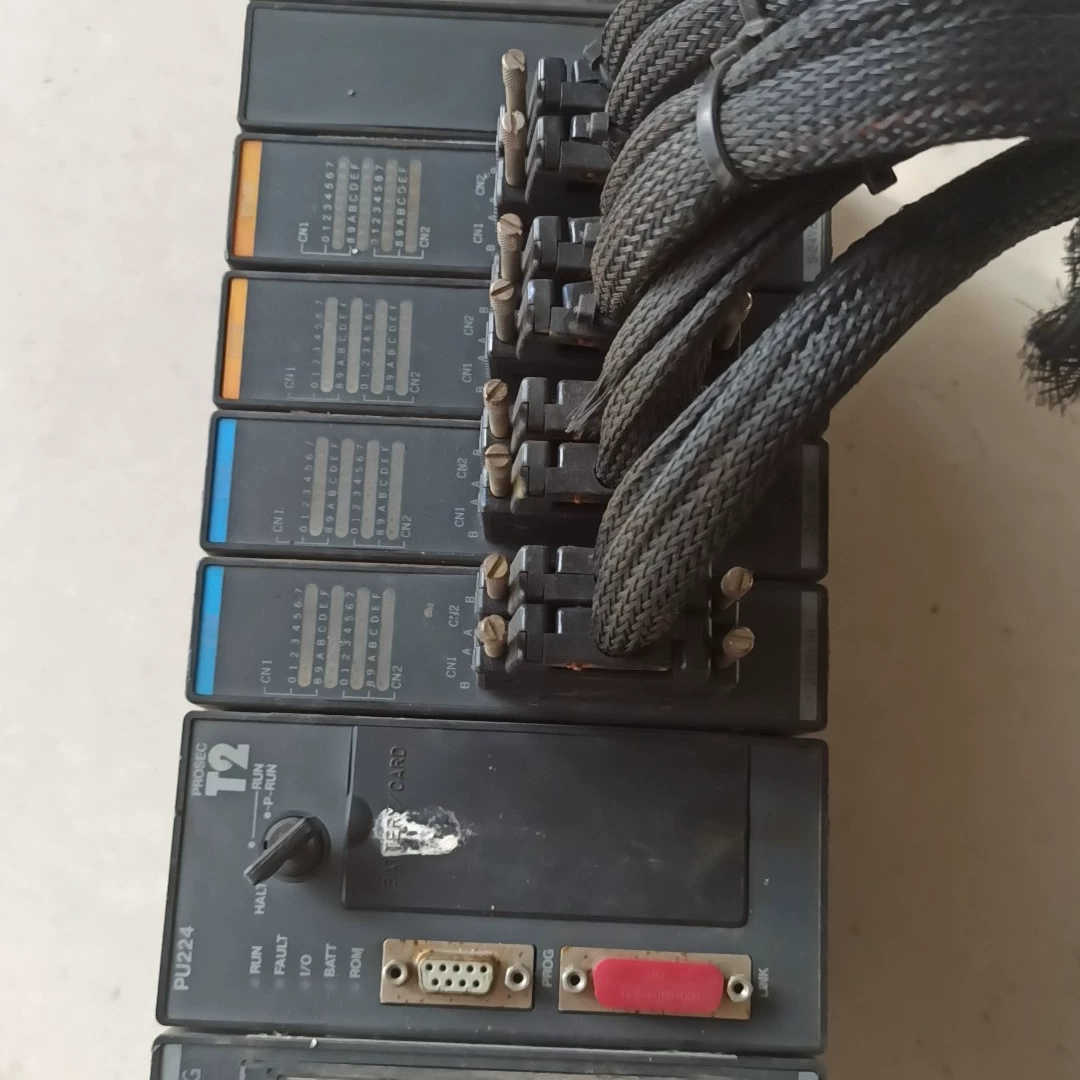 HYOSUNG  PLC,拆机一套，成色如图，拆机包好，需要