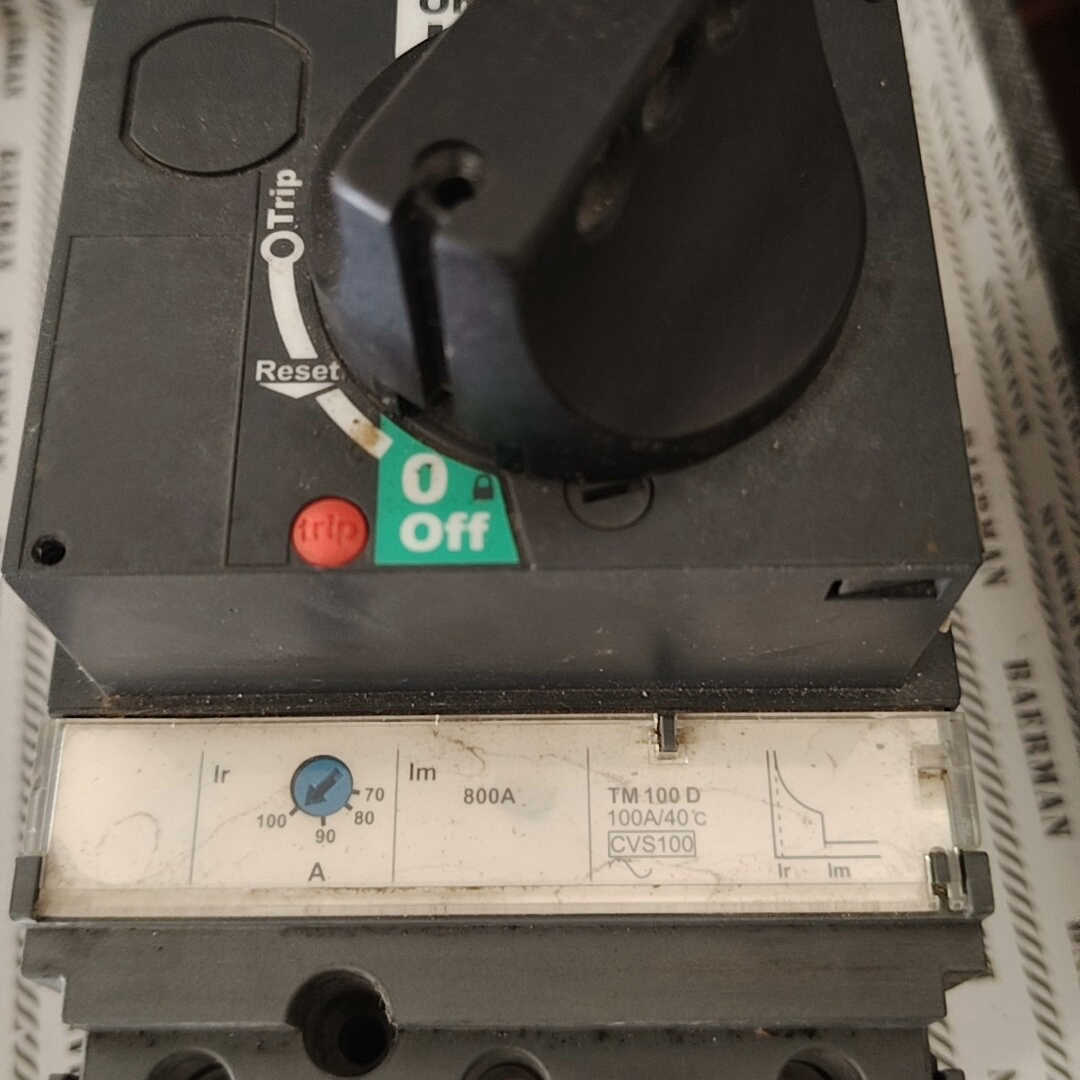 开关成色如图，800A  TM100D  100A