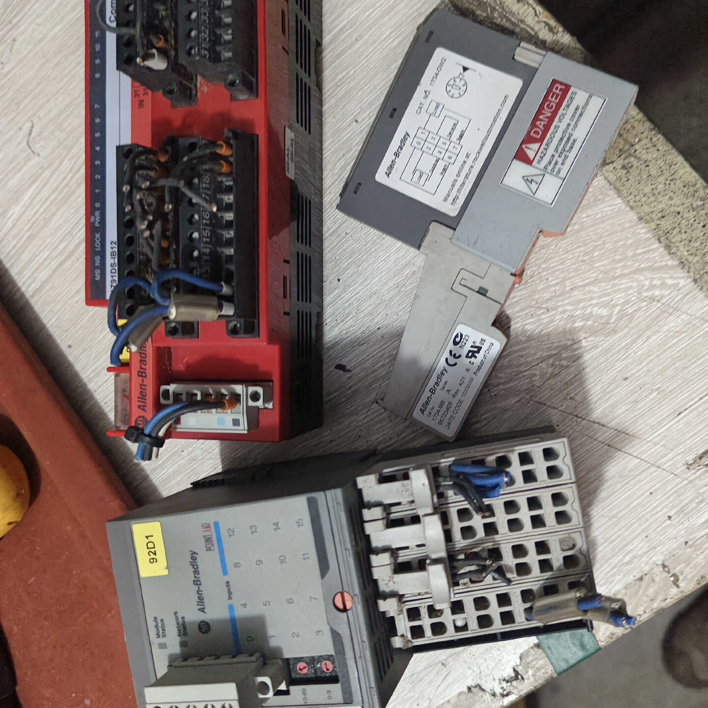 AB  1734D-IB16S   1734-ow2