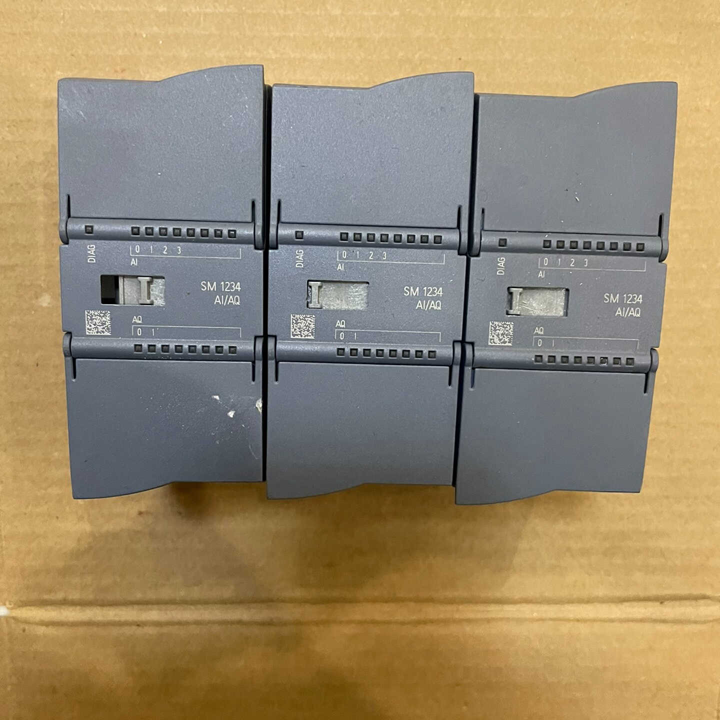 S7-1200 234-4HE32-0XB0，实图拍摄